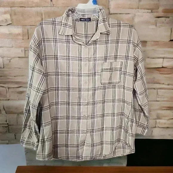 Shein Plaid Button up blouse. Size Medium - Picture 1 of 7